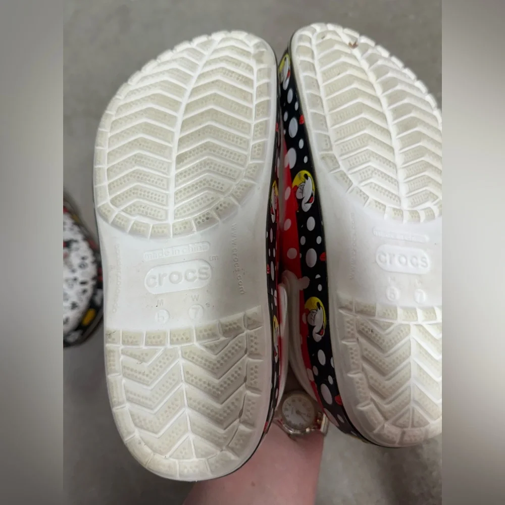 Minnie Mouse crocs - Picture 3 of 5